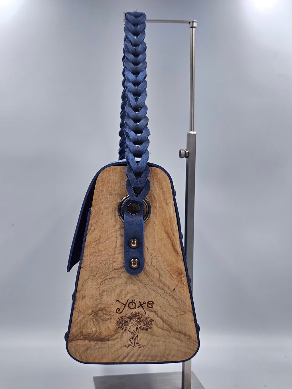 Blue oil leather top handle bag and olive treee wood - Handmade bags & jewelry
