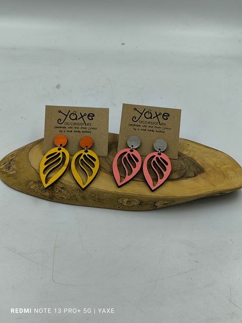 Leaves earrings of real oak wood