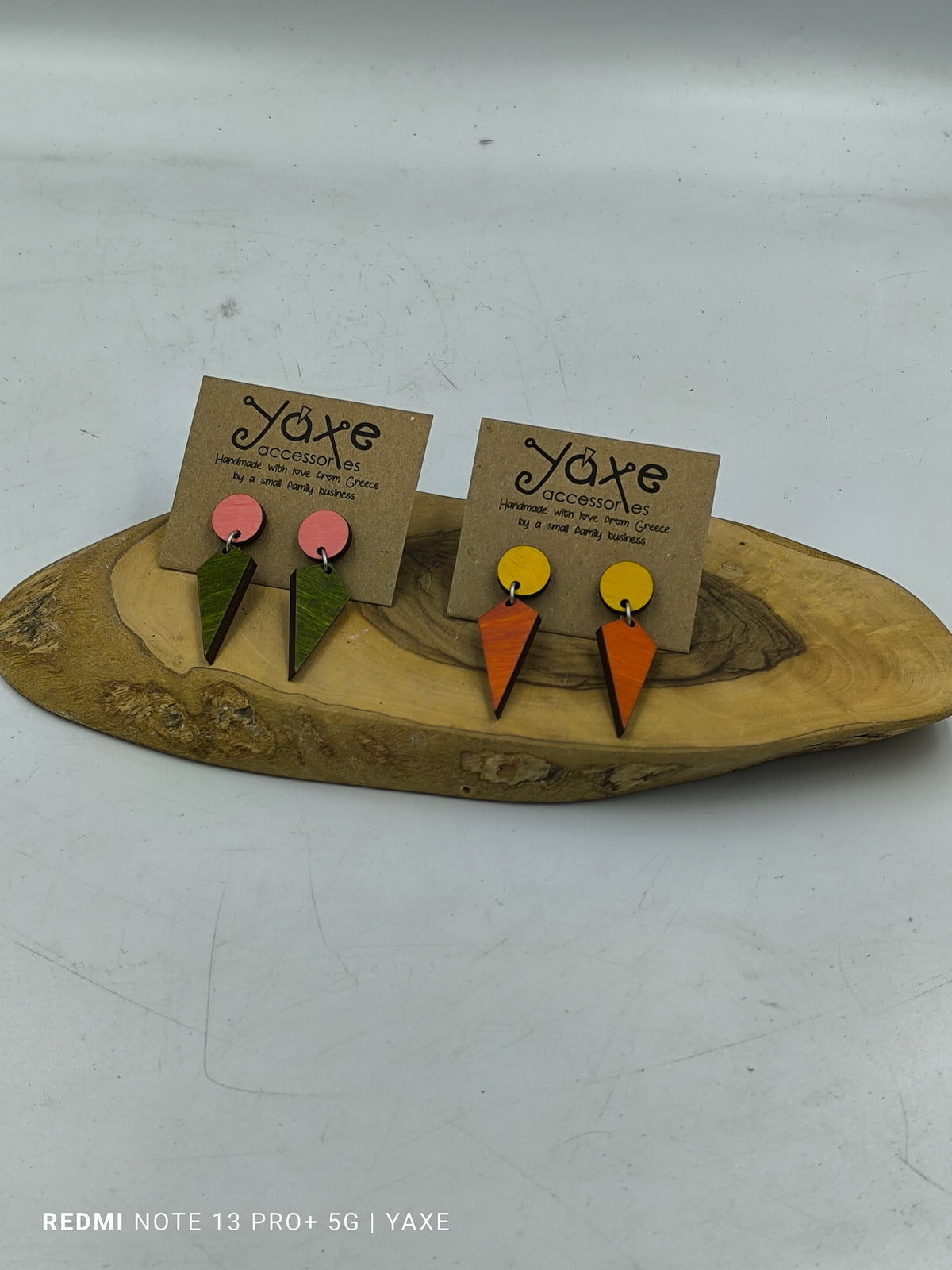 Rhombus earrings of real oak wood