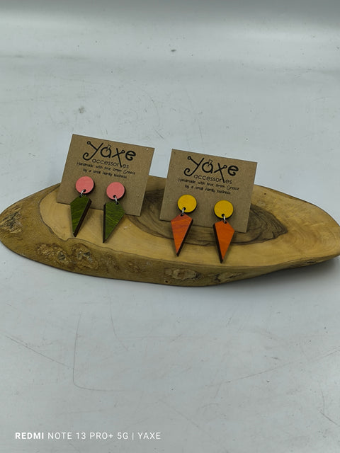 Rhombus earrings of real oak wood