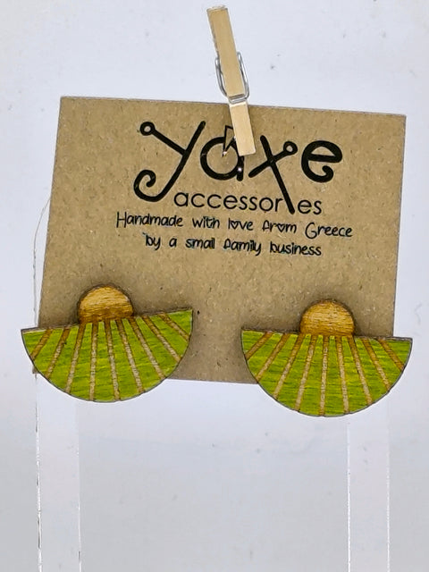 Theatre earrings of real oak wood