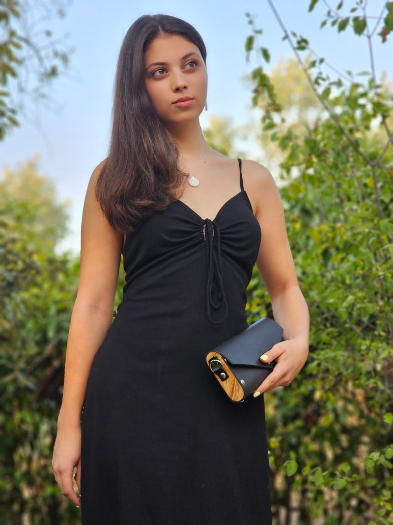 Black vachetta leather olive wood small women clutch