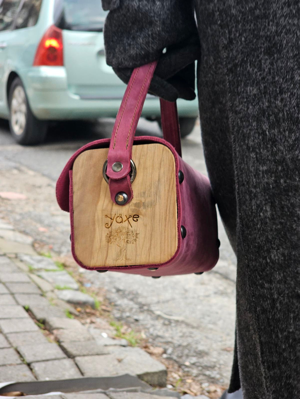 Δερμάτινη Τσάντα Box - Minaudiere με Ξύλο Ελιάς σε Μωβ Nubuck