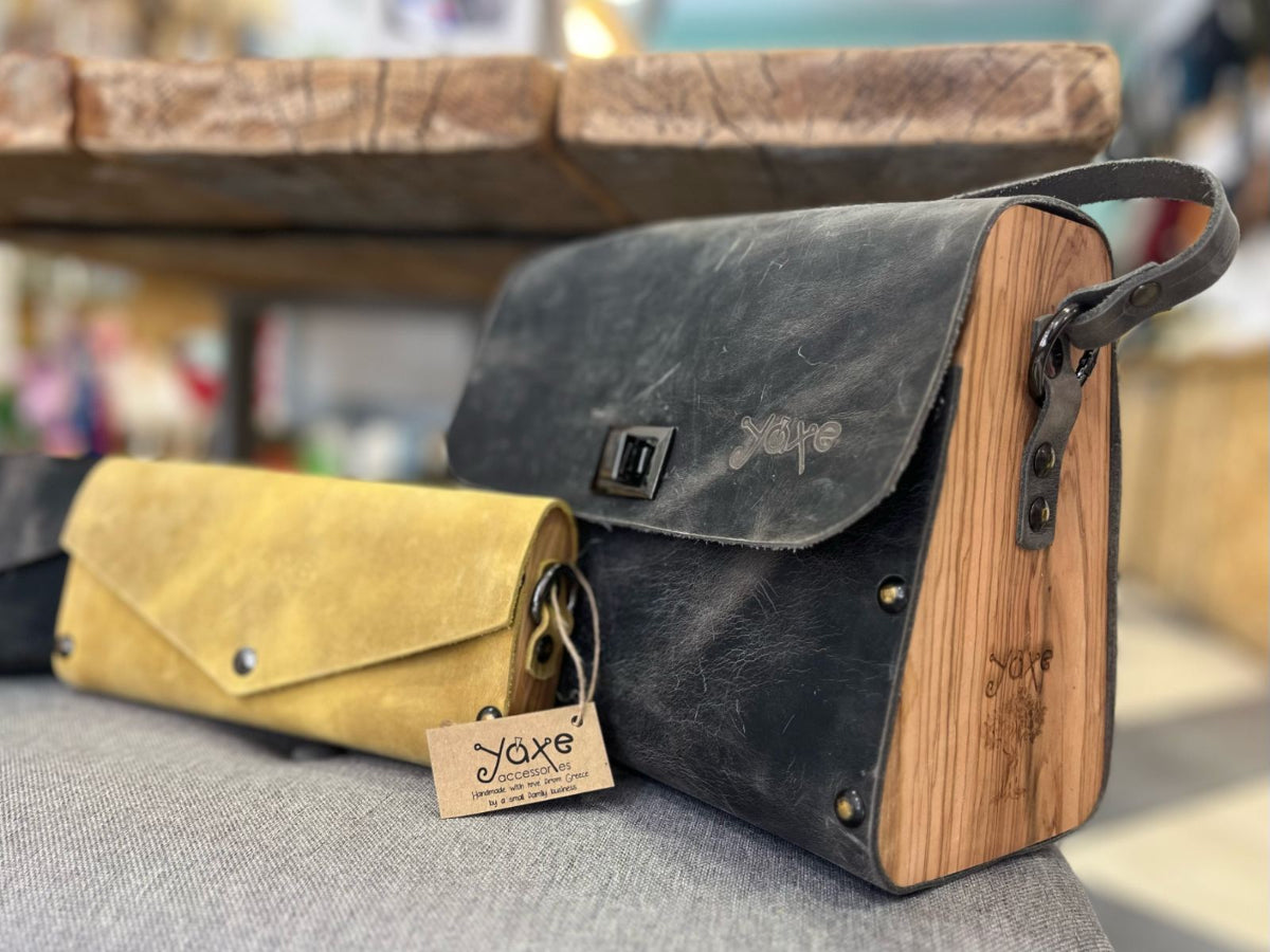 Gray oil tanned leather top handle bag with olive treee wood - Handmade bags & jewelry