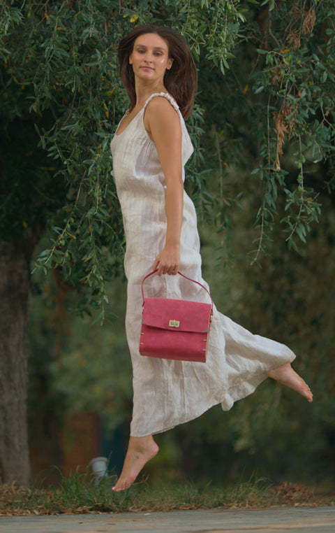 Red oil leather top handle bag and olive treee wood - Handmade bags & jewelry 