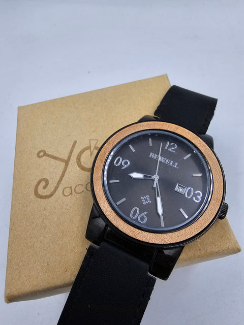 Men's maple case wooden watch with genuine leather strap