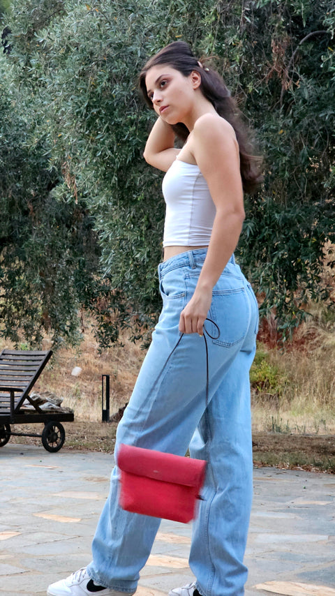 Women's leather crossbody bag in red colour