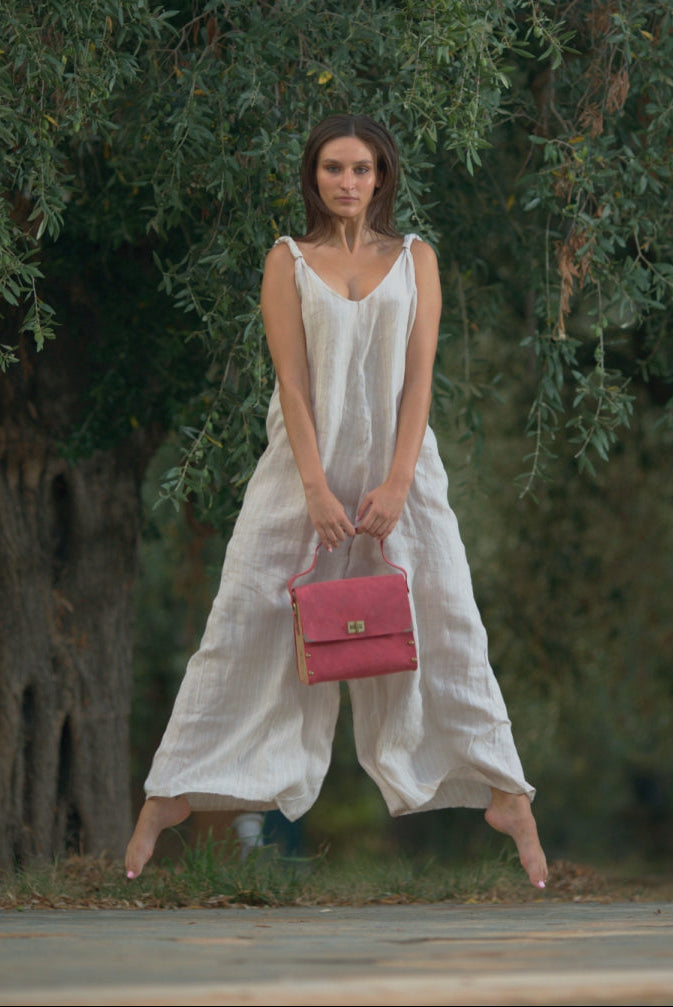 Red oil leather top handle bag and olive treee wood - Handmade bags & jewelry
