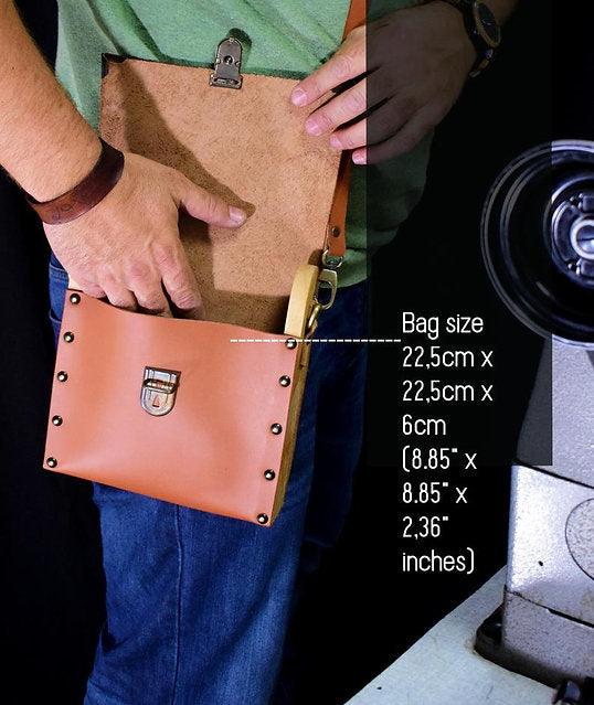 Brown whisky leather and olive wood shoulder crossbody men's bag