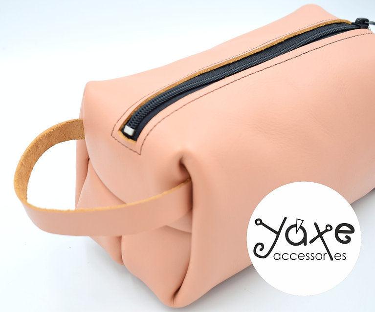 Toiletry leather bag Black Pink