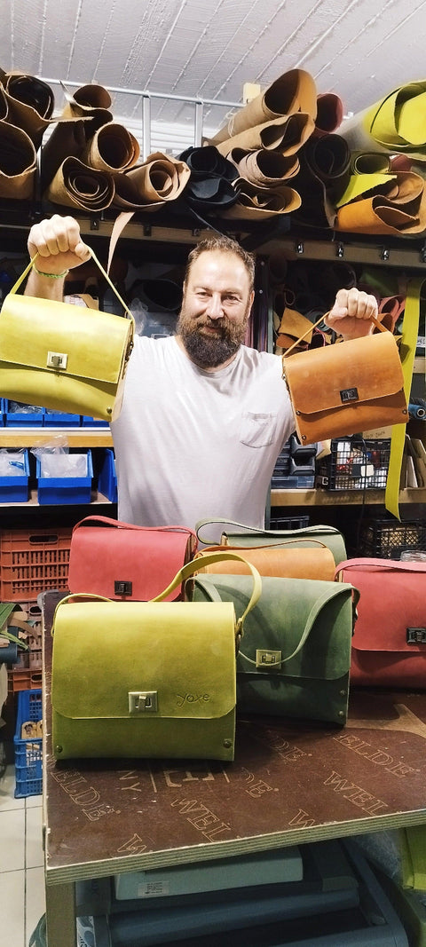 Yellow oil leather top handle bag and olive treee wood - Handmade bags & jewelry 